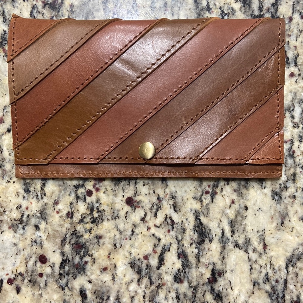 Joanna’s Favorite Wallet - Raven and Lily for Magnolia
